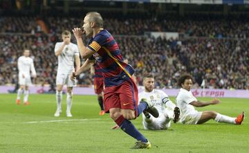 El jugador del FC Barcelona puso en pie al Bernabéu tras marcar un gran gol (0-3) al Real Madrid (el partido acabó 0-4). 
