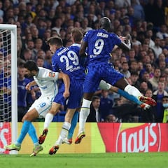 Lukaku desatasca al campeón