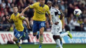 Özil y el Arsenal siguen líderes