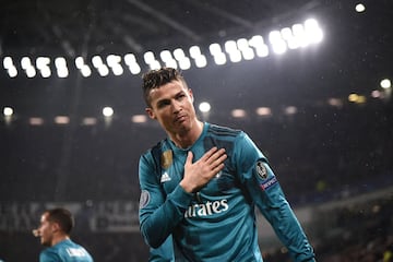 0-2. Cristiano Ronaldo celebró un gol de época.