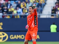 23/11/25 PARTIDO SEGUNDA DIVISION CADIZ - CULTURAL LEONESA EDGAR BADIA