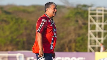 Hernán Darío Gómez en un entrenamiento de Junior.