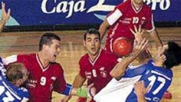 <B>AL LÍMITE.</B> La intensidad preside siempre los duelos castellanos entre Valladolid y Ademar.