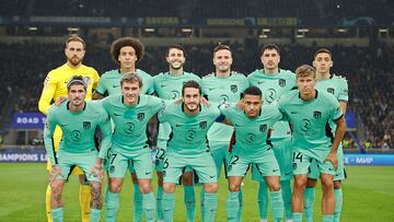 Once del Atlético contra el Inter en Italia.