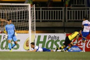 San Luis y Universidad Católica se enfrentaron en la cancha del Lucio Fariña de Quillota. 