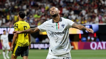 ATLANTA, GEORGIA - JULY 01: Jesus Corona #17 of CF Monterrey reacts after a goal was disallowed during the FIFA Club World Cup 2025 round of 16 match between Borussia Dortmund and CF Monterrey at Mercedes-Benz Stadium on July 01, 2025 in Atlanta, Georgia. Alex Grimm/Getty Images/AFP (Photo by ALEX GRIMM / GETTY IMAGES NORTH AMERICA / Getty Images via AFP)