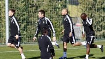 <b>PUES SÍ QUE ENTRENÓ SOBRE EL CÉSPED. </b>El pasado martes 24 Faubert entrenó al mismo ritmo del equipo en Valdebebas.