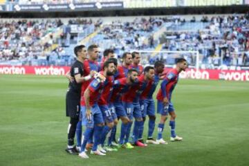 Once del Levante. De pie: Mariño, Feddal, Casadesús, Juanfran y Verza. Agachados: Morales, Rossi, Jose Mari, Pedro López, Cuero y Medjani.