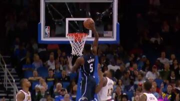 Bamba destrozando y el palmeo de Drummond en el TOP 10 NBA