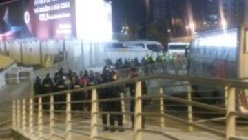 El acceso de los aficionados del Atlético a Da Luz.