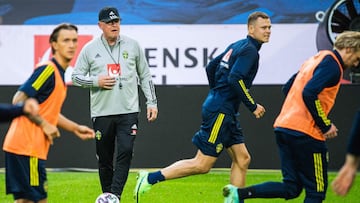 Janne Andersson, durante un entrenamiento de Suecia para la Eurocopa 2020.