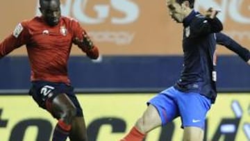 <b>PREOCUPADO. </b>Lamah, ante Juanfran, busca razones al bajón.