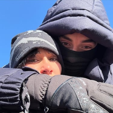 Aitana apareció en uno de los vídeos de Plex publicado en marzo de 2025, lo que desató los primeros rumores.