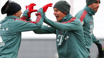 James Rodr&iacute;guez en entrenamiento del Bayern