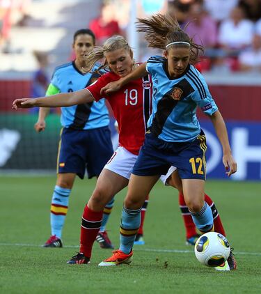 Alexia jugó su primer gran torneo con la Selección absoluta en la Eurocopa de Suecia de 2013. La Roja llegó hasta cuartos, donde fue eliminada por Dinamarca.
