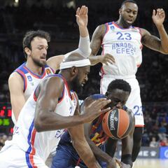 Desastre de un Baskonia que fue arrasado por un gran Efes