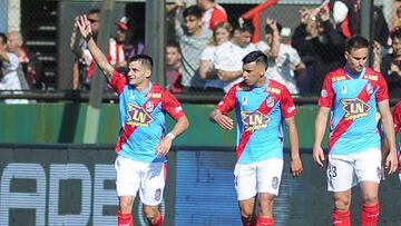 Arsenal golea a Estudiantes