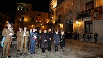 La Reina Doña Sofía atiende a la procesión mientras la infanta Cristina saca una fotografía a la Procesión del Cristo de los Alabarderos, a 29 de marzo de 2024 en Madrid (España).
PROCESIÓN;SEMANA SANTA;RELIGIÓN;CELEBRACIÓN
Antonio Gutiérrez / Europa Press
29/03/2024