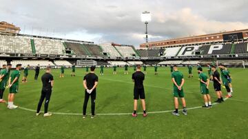 El Malaga sube el telón en Castalia diez años después