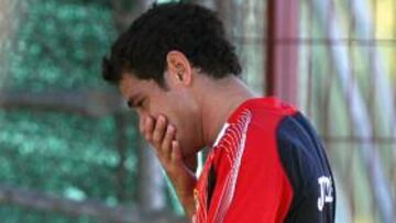 El delantero argentino del Sevilla Lautaro Acosta, se retira de un entrenamiento.