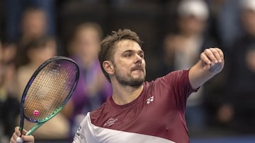 Basel (Switzerland Schweiz Suisse), 25/10/2022.- Switzerland's Stan Wawrinka in celebrates after winning his match against Norway's Casper Ruud at the Swiss Indoors tennis tournament in Basel, Switzerland, 25 October 2022. (Tenis, Noruega, Suiza, Basilea) EFE/EPA/GEORGIOS KEFALAS