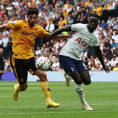 Davinson Sánchez, titular por primera vez en triunfo de Tottenham