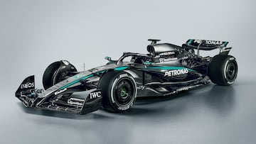 Mercedes arriesga con el W16