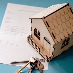 ¿Es obligatorio tener un seguro del hogar y quién paga los gastos si no lo tienes contratado?