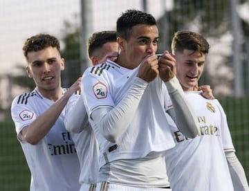 Reinier kisses the badge after netting his first goal for Castilla.