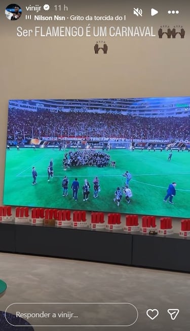 Vinicius, de ‘fiesta’ por Flamengo