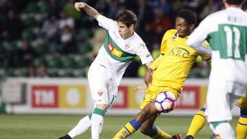 El Elche pinchó en el Martínez Valero.