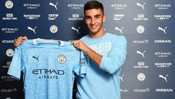 BARCELONA, SPAIN - AUGUST 04: New signing Ferran Torrres is unveiled by Manchester City on August 04, 2020 in Barcelona, Spain. (Photo by Manchester City FC/Manchester City FC via Getty Images)