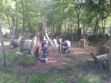 Hoy ha sido una jornada diferente para los jugadores del Celta ya que se han enfrentado en una divertida partida de paintball.