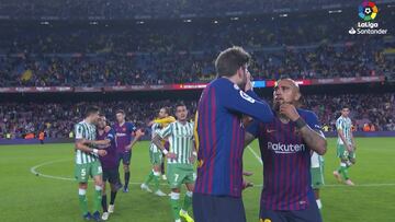 La controversia entre Piqué y Vidal a causa de un balón dividido