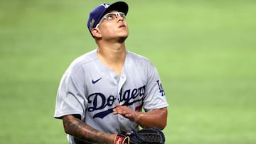 Julio Urías igualó marca de Fernando Valenzuela en playoffs