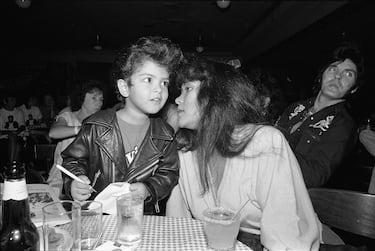 Peter Gene Hernández nació y se crio en Honolulú, Hawái.
A los dos años fue apodado como "Bruno" por su padre, debido a su parecido con el luchador profesional Bruno Sammartino. En 1990 con tan sólo cuatro años de edad, Hernandez inició su carrera artística imitando a Elvis, siendo presentado como el "Pequeño Elvis", catalogándolo como el imitador más joven del recordado artista. 