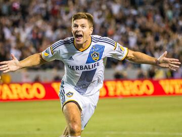 Uno de los iconos más grandes del Liverpool dejó Anfield en 2015 con miras a unirse a las filas del Galaxy. 'Steve G' fue estelar en los Reds que alzaron la Champions en el famoso 'milagro de Estambul'. 