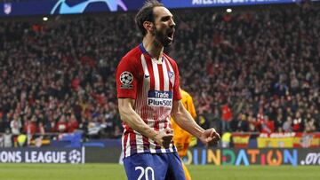 Juanfran est¨¢ a tres encuentros de renovar por el Atl¨¦tico