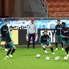 Italia recibe a Portugal en un San Siro abarrotado