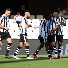 El Cartagena se expone a un doble descenso por impagos a sus jugadores