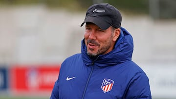 MAJADAHONDA (ESPAÑA), 22/10/2023.-El técnico argentino del Atlético de Madrid Diego Pablo -Cholo- Simeone durante el entrenamiento de este domingo en la Ciudad Deportiva Wanda de Majadahonda, donde el equipo rojiblanco prepara el partido que el próximo miércoles los medirá al Celtic. EFE/ Atlético De Madrid **SOLO USO EDITORIAL / SOLO DISPONIBLE PARA ILUSTRAR LA NOTICIA QUE ACOMPAÑA (CRÉDITO OBLIGATORIO)**