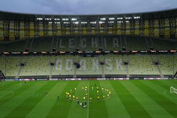 Los jugadores en el Gdansk Stadium.