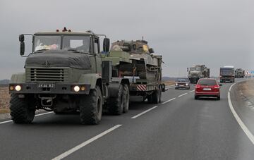 Rusia ha dado comienzo a la guerra con Ucrania iniciando la pasada madrugada una "operación militar especial" en el Donbás. El presidente ruso, Vladímir Putin, ha anunciado la operación y varias ciudades del este ucranio, desde Sloviansk y Kramatorsk a Járkov, a 30 kilómetros de la frontera rusa, fueron agredidas.