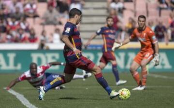 Luis Suárez puts Barça ahead.