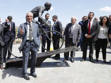 06/05/18 CICLISMO HOMENAJE A FEDERICO MARTIN BAHAMONTES EN LA CIUDAD DE TOLEDO E INAUGURACION DE ESTATUA 
 PERICO DELGADO PEDRO DELGADO  CARLOS SASTRE 
 GARCIA PAGE 
 
 