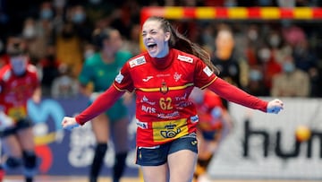 Paula Arcos celebra uno de sus goles en el Mundial de Balonmano.