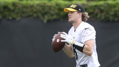 Pittsburgh Steelers quarterback Kenny Pickett participates in drills during Rookie Minicamp at UPMC Rooney Sports Complex.