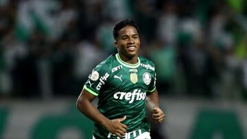 Soccer Football - Brasileiro Championship - Palmeiras v America Mineiro - Allianz Parque, Sao Paulo, Brazil - November 29, 2023 Palmeiras' Endrick during the warm up before the match REUTERS/Carla Carniel