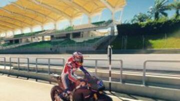 Casey Stoner, con la Honda de MotoGP en Sepang. 