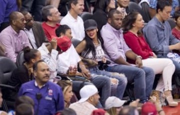 Rihanna se está convirtiendo en una habitual en las gradas de estos playoffs 2014.
